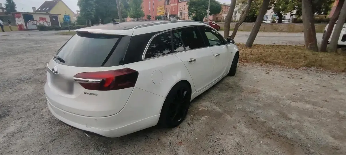 Gebraucht Opel Insignia 195 PS (143 kW) 2014 Weiß Kombi