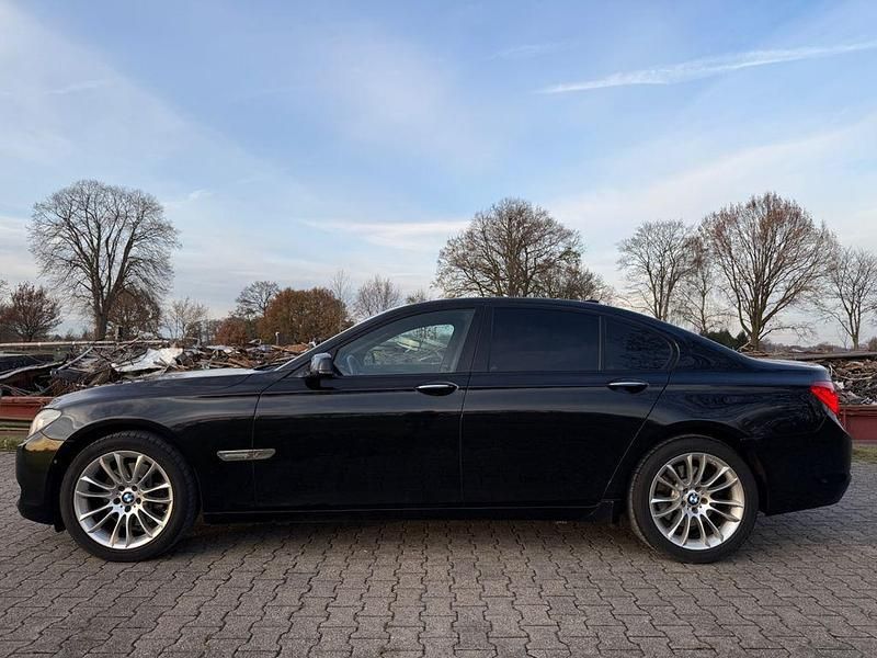 Gebraucht BMW 740 Shadowline 306 PS (225 kW) 2011 Schwarz Limousine