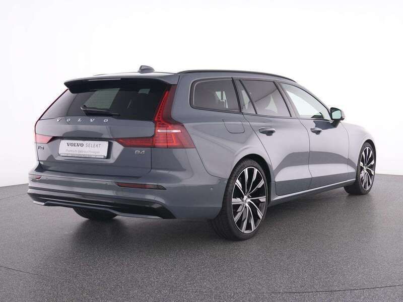 Gebraucht Volvo V60 197 PS (144 kW) 2023 Andere farbe Kombi