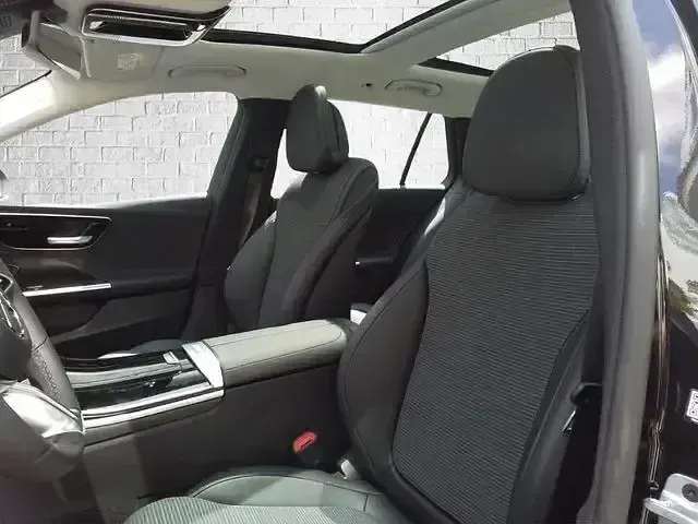 Gebraucht Mercedes C220 200 PS (147 kW) 2023 Schwarz Limousine