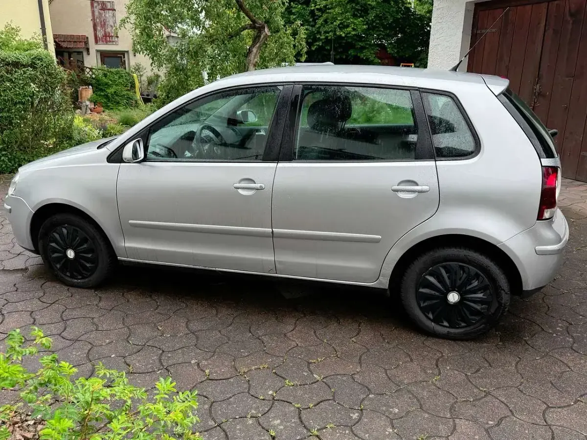 Gebraucht VW Polo Trendline 64 PS (47 kW) 2006 Silber Kleinwagen
