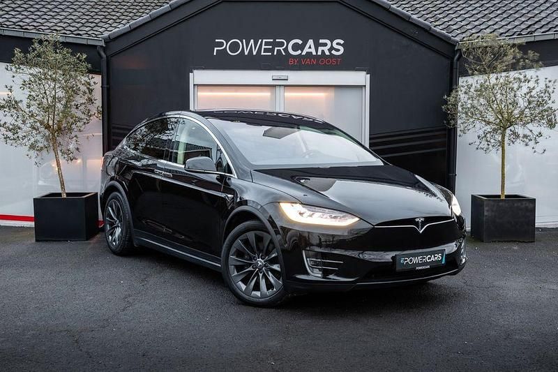 Second-hand Tesla Model X 244 kW (332 CP) 2017 Negru SUV