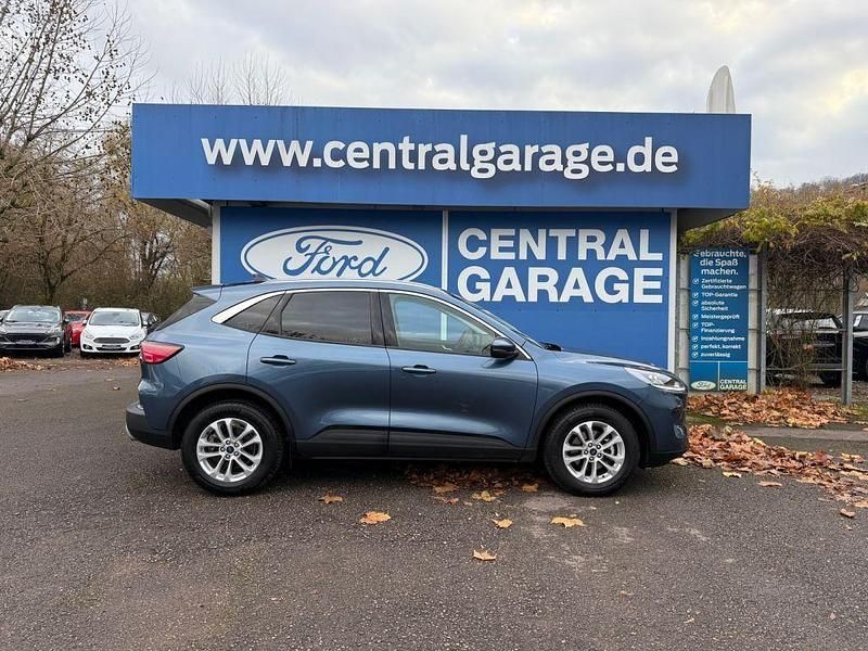 Gebraucht Ford Kuga Titanium 150 PS (110 kW) 2023 Blau SUV