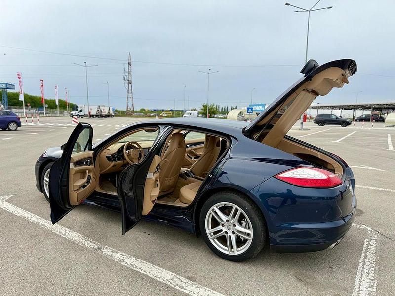 Gebraucht Porsche Panamera 4S 400 PS (294 kW) 2012 Blau Limousine