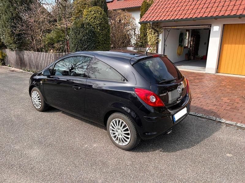 Gebraucht Opel Corsa Satellite 87 PS (63 kW) 2011 Schwarz Kleinwagen