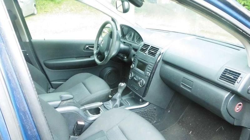 Gebraucht Mercedes A180 Avantgarde 116 PS (85 kW) 2011 Blau Van / Kleinbus