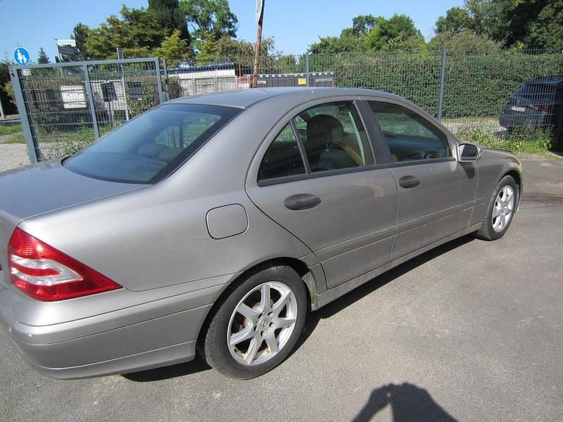 Gebraucht Mercedes C230 204 PS (150 kW) 2006 Limousine