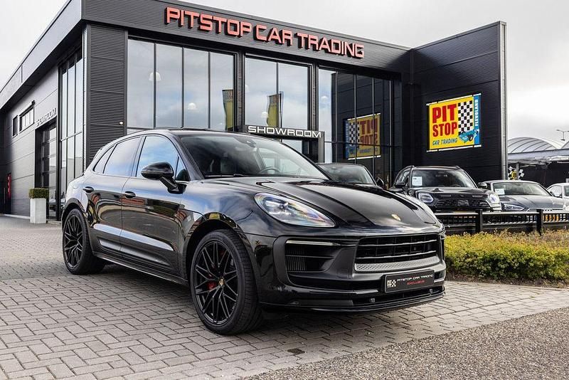 Second-hand Porsche Macan 441 CP (324 kW) 2021 Negru SUV