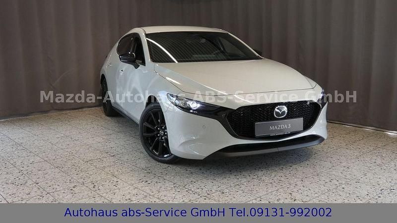 Weiß Gebraucht 2025 Mazda 3 Homura-Line Limousine | 24.985 € (Fairer Preis) - Bild 1/3