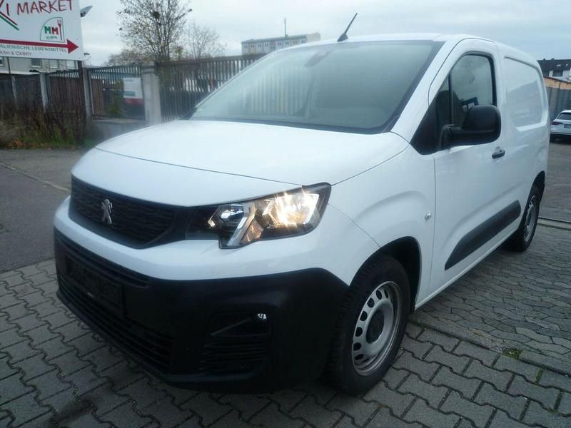Weiß Gebraucht 2022 Peugeot Partner Premium Van | 10.860 € (Fairer Preis) - Bild 1/4
