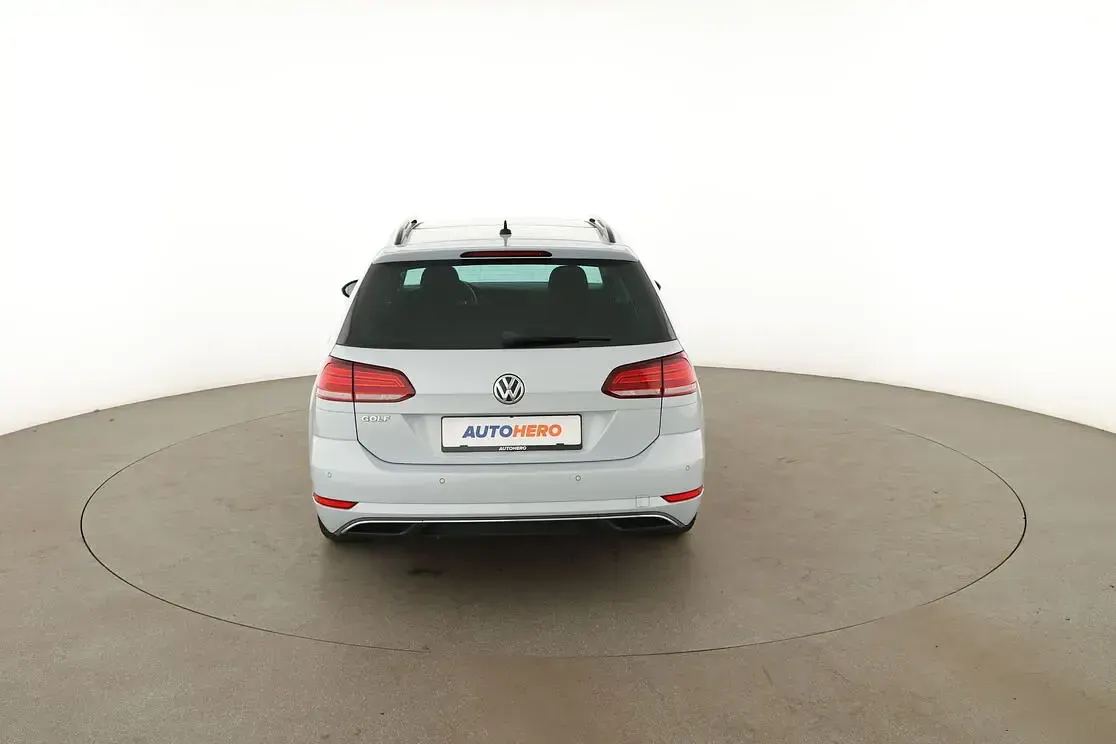 Gebraucht VW Golf VII Comfortline 2018 Weiß Kombi