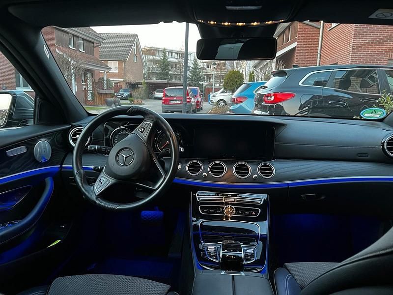 Gebraucht Mercedes E250 Avantgarde 211 PS (155 kW) 2017 Grau Kombi