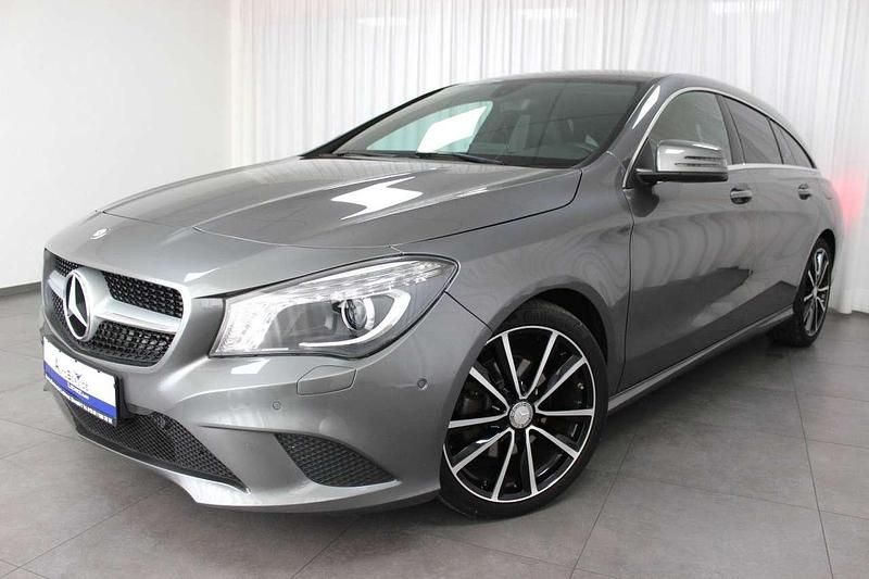 Mountaingrau metallic Gebraucht 2015 Mercedes CLA180 Urban Limousine | 18.990 € (Fairer Preis) - Bild 1/4