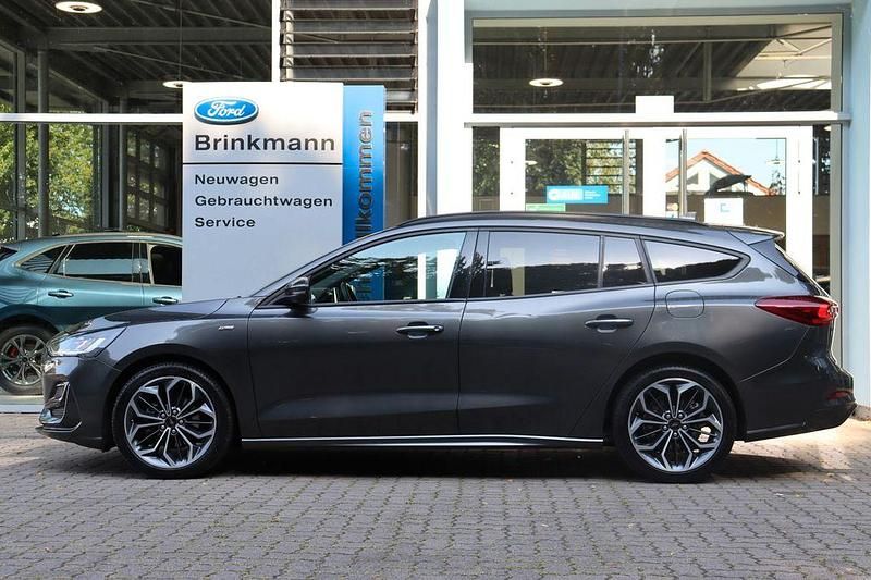 Gebraucht Ford Focus ST-Line 125 PS (91 kW) 2022 Grau Limousine