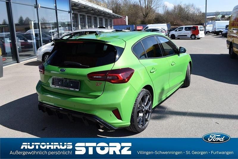 Gebraucht Ford Focus ST 280 PS (205 kW) 2023 Grün Limousine