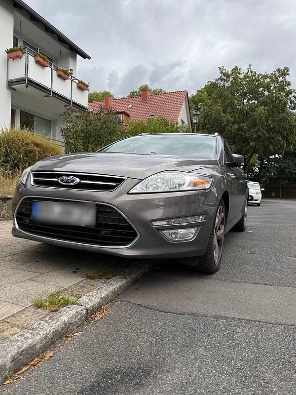 Gebraucht Ford Mondeo Titanium 140 PS (102 kW) 2014 Grau Kombi