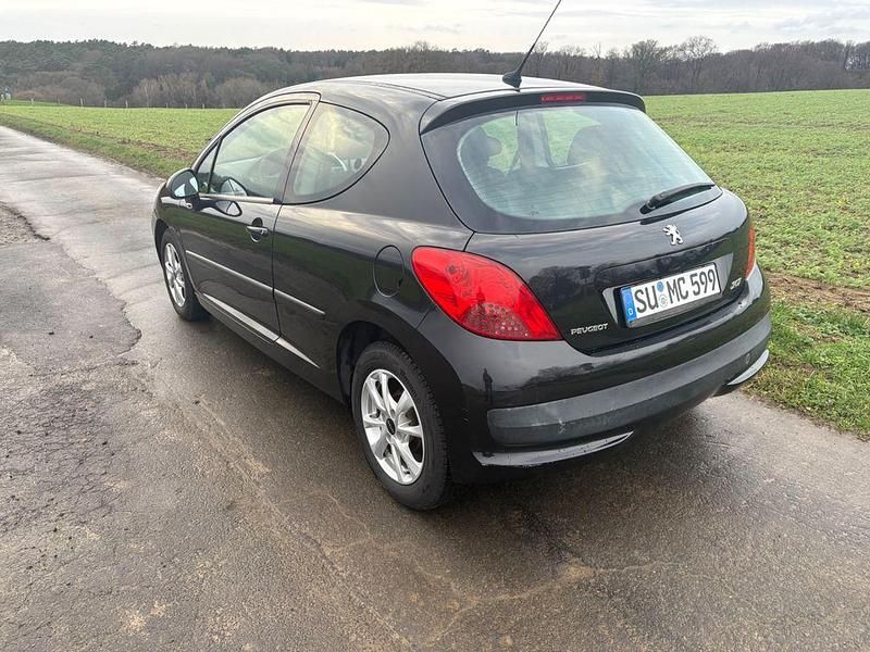 Gebraucht Peugeot 207 Filou 88 PS (64 kW) 2006 Schwarz Limousine