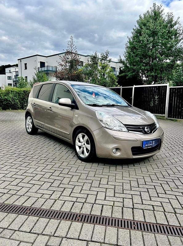 Braun Gebraucht 2009 Nissan Note Van / Kleinbus | 4.250 € (Etwas zu teuer) - Bild 1/4