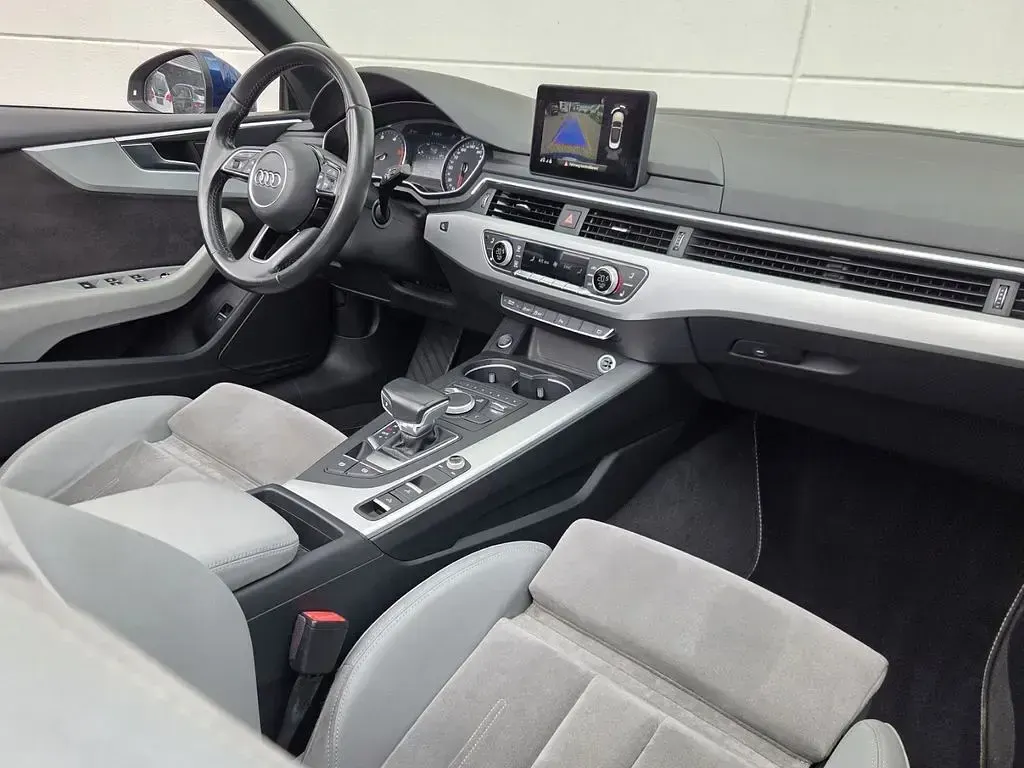 Gebraucht Audi A5 Cabriolet Sport 190 PS (139 kW) 2017 Blau Cabrio