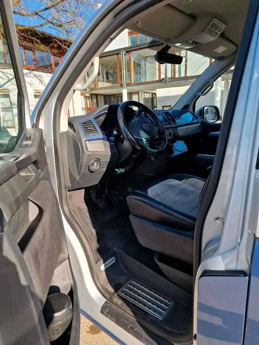 Second-hand VW Transporter Generation Six 150 CP (110 kW) 2017 Argintiu Van