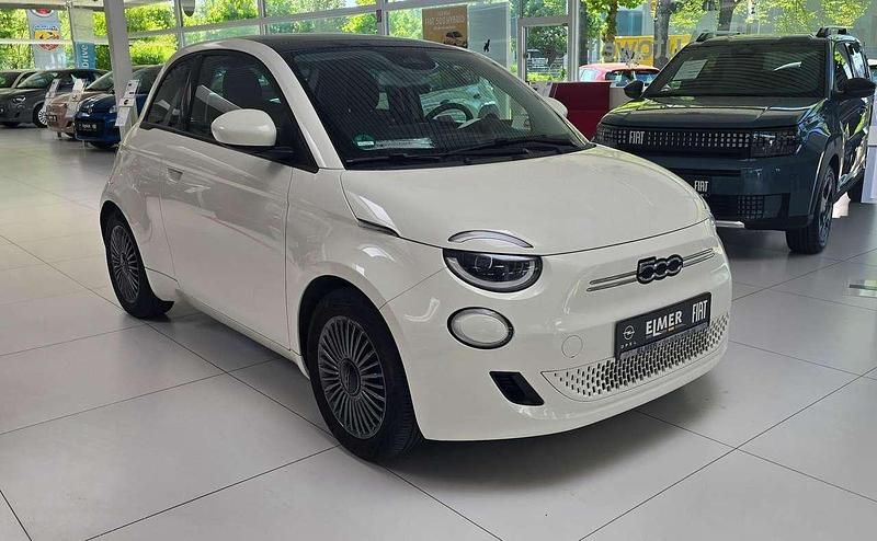 Gebraucht Fiat 500e Icon 86 kW (118 PS) 2022 Colore esterno (arktis weiß) Limousine