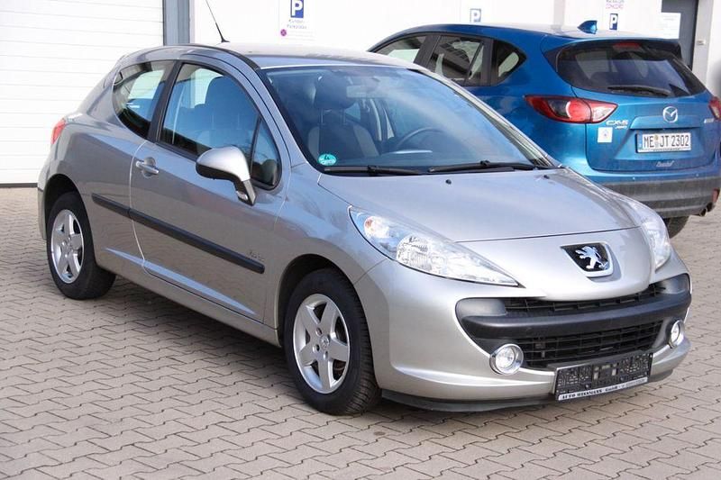 Gebraucht Peugeot 207 Urban Move 73 PS (53 kW) 2009 Grau Limousine