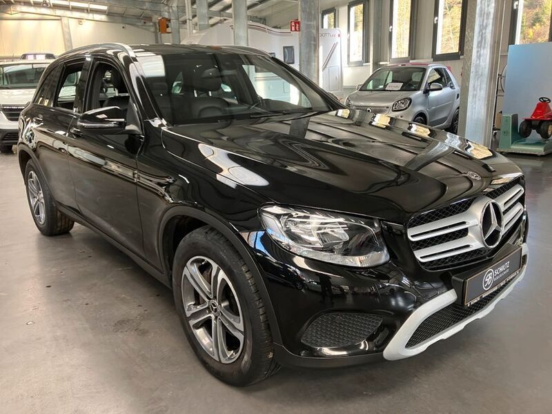 Schwarz Gebraucht 2019 Mercedes GLC250 SUV | 30.990 € (Fairer Preis) - Bild 1/4