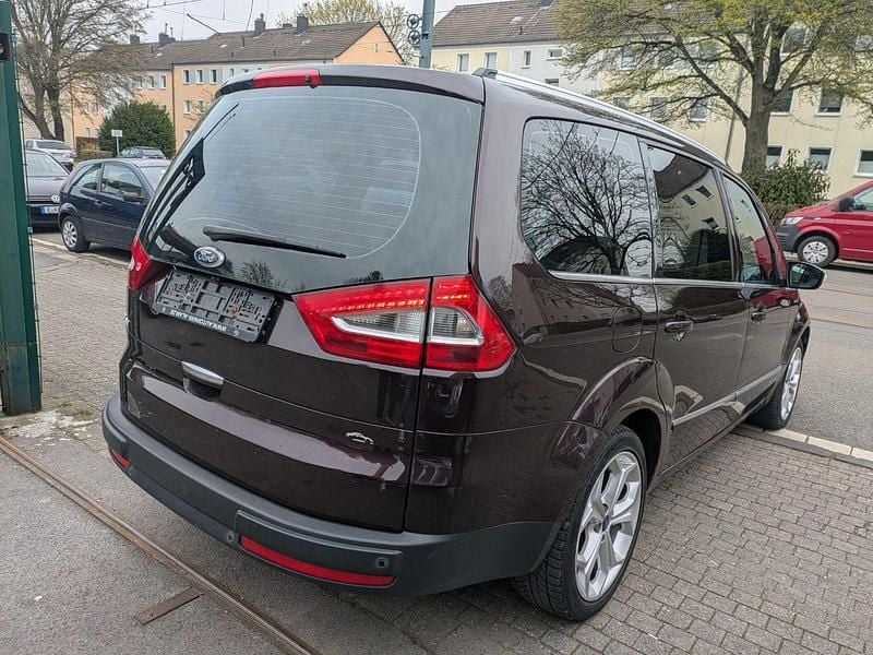 Gebraucht Ford Galaxy Titanium 163 PS (119 kW) 2011 Rot Van / Kleinbus