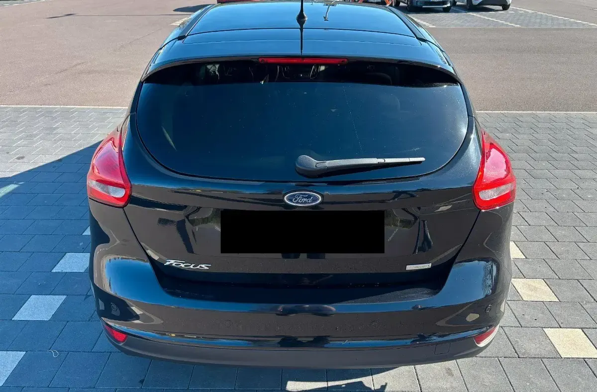 Gebraucht Ford Focus 125 PS (91 kW) 2015 Schwarz Limousine