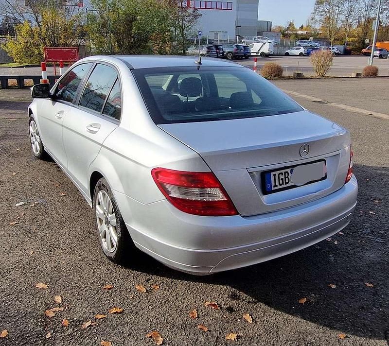 Gebraucht Mercedes C180 Elegance 156 PS (114 kW) 2007 Silber Limousine