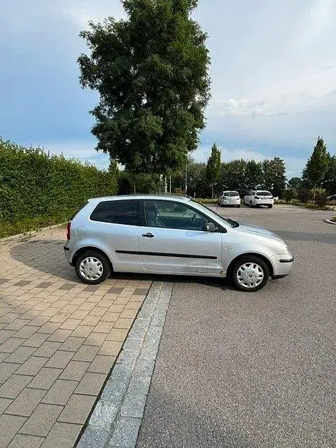 Gebraucht VW Polo 64 PS (47 kW) 2004 Silber Kleinwagen