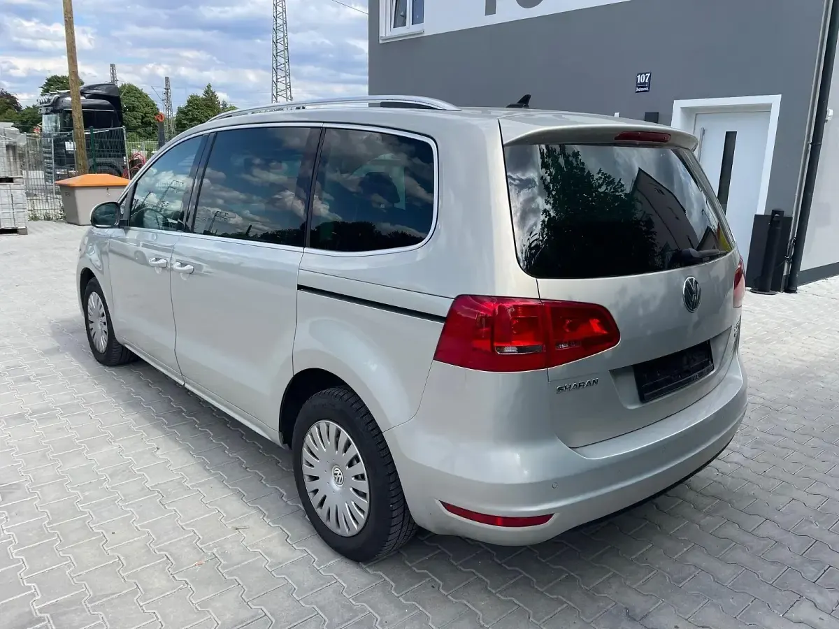 Gebraucht VW Sharan Highline 140 PS (102 kW) 2010 Gold Van / Kleinbus
