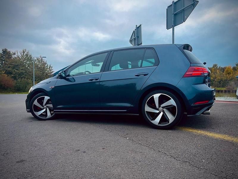 Gebraucht VW Golf VII GTI 230 PS (169 kW) 2018 Grau Limousine