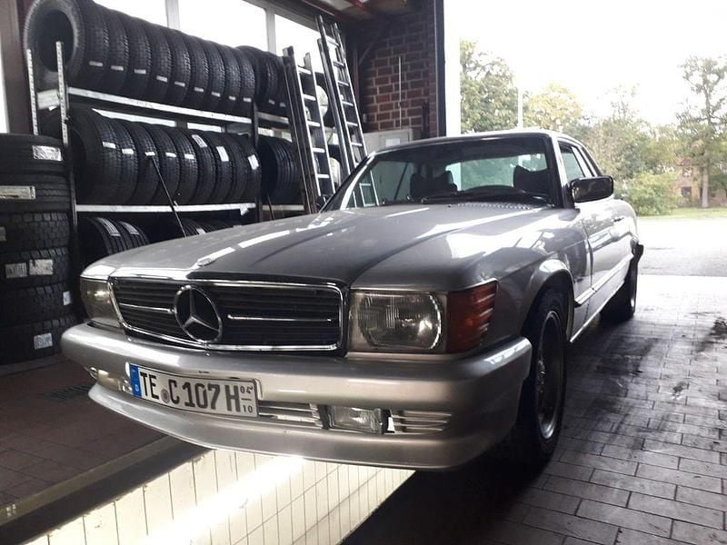 Silber Gebraucht 1977 Mercedes 350 Coupé | 19.990 € - Bild 1/4