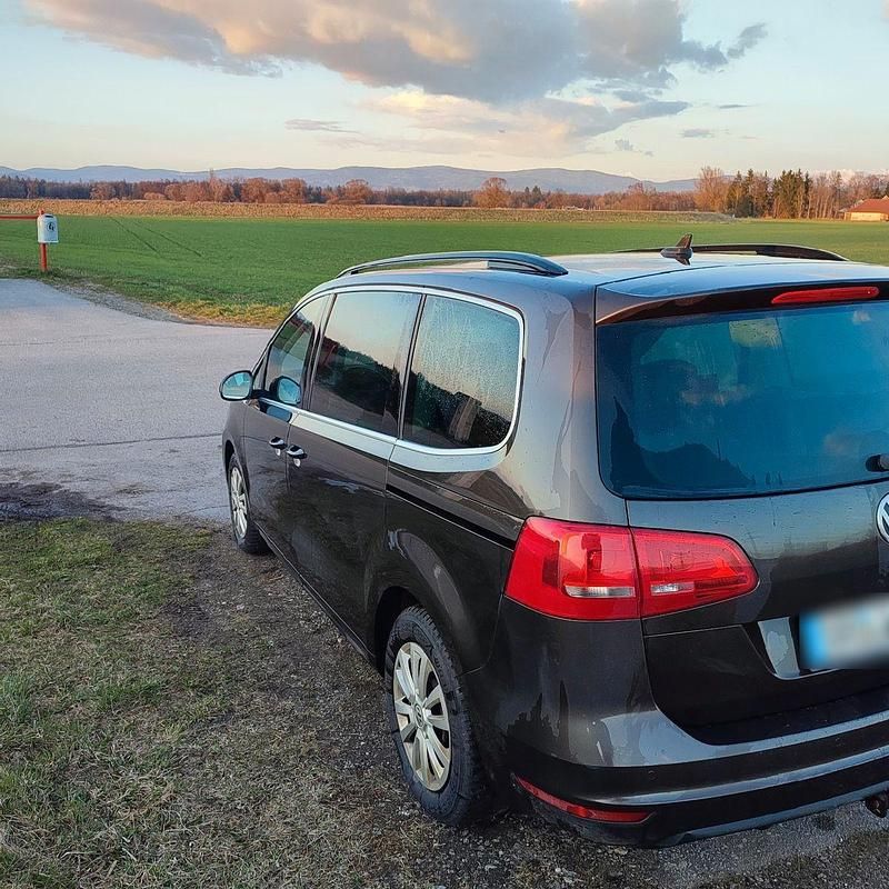 Gebraucht VW Sharan 140 PS (102 kW) 2015 Braun Van / Kleinbus