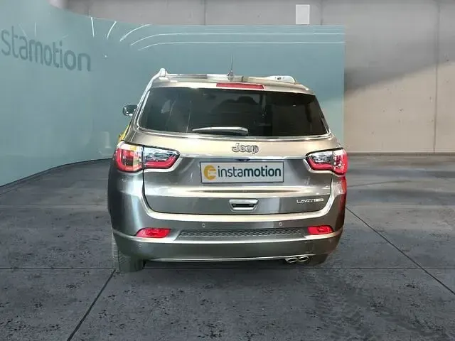 Gebraucht Jeep Compass Limited 131 PS (96 kW) 2020 Grau SUV