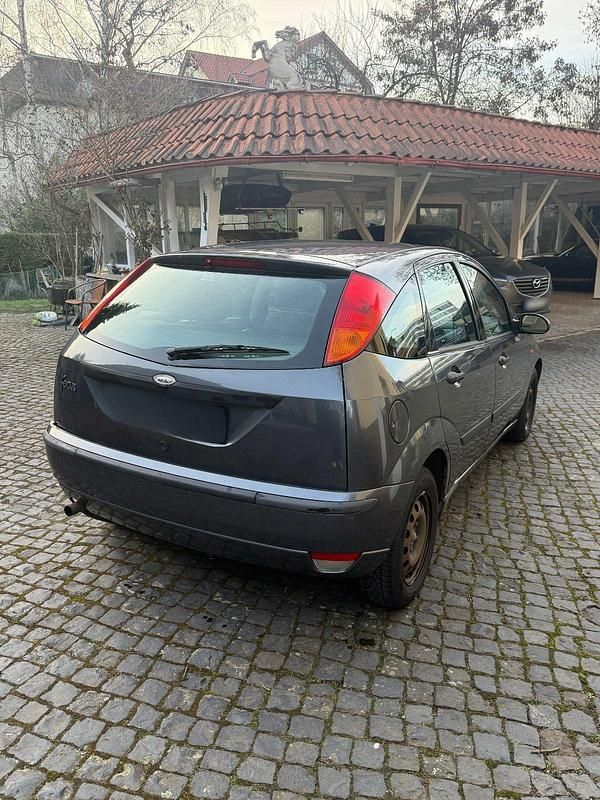 Gebraucht Ford Focus 75 PS (55 kW) 2003 Grau Limousine