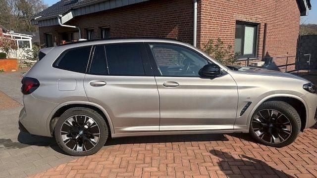 Gebraucht BMW iX3 Impressive 210 kW (286 PS) 2022 Silber SUV