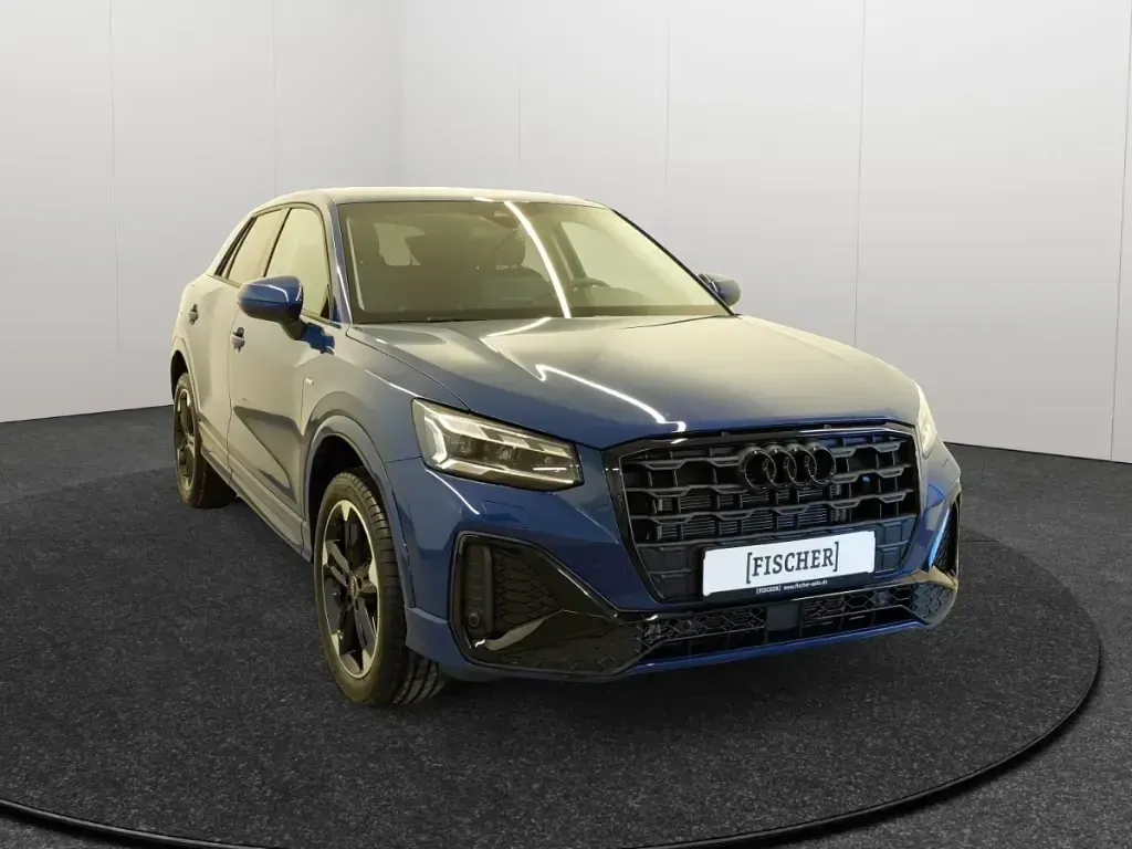 Gebraucht Audi Q2 S-Line 150 PS (110 kW) 2026 Blau SUV