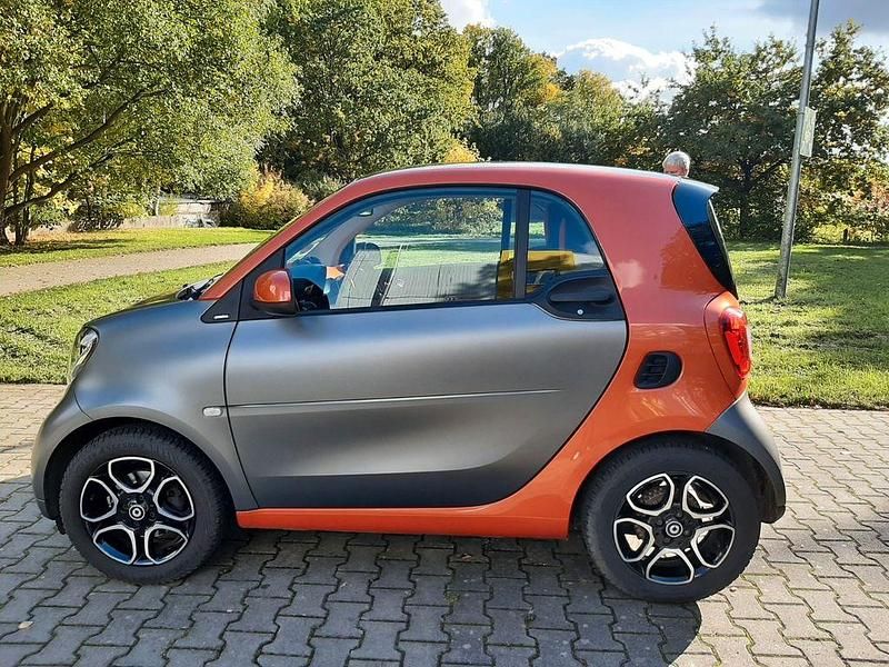 Grau Gebraucht 2017 Smart Roadster Cabrio | 13.499 € - Bild 1/4