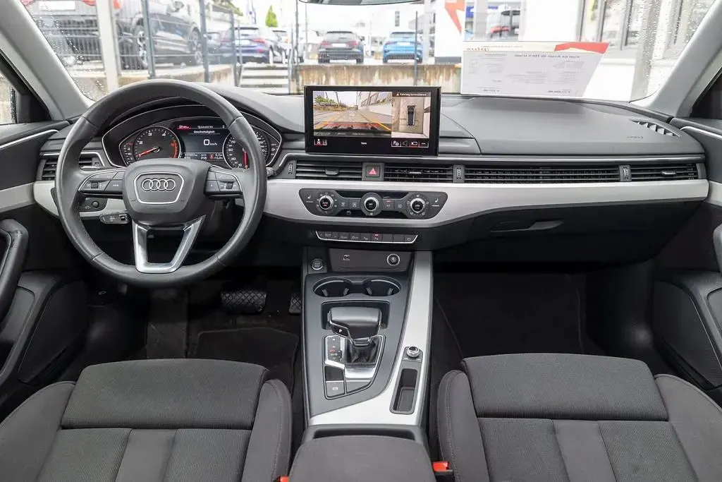 Gebraucht Audi A4 Ambiente 204 PS (150 kW) 2023 Gletscherweiß metallic Kombi