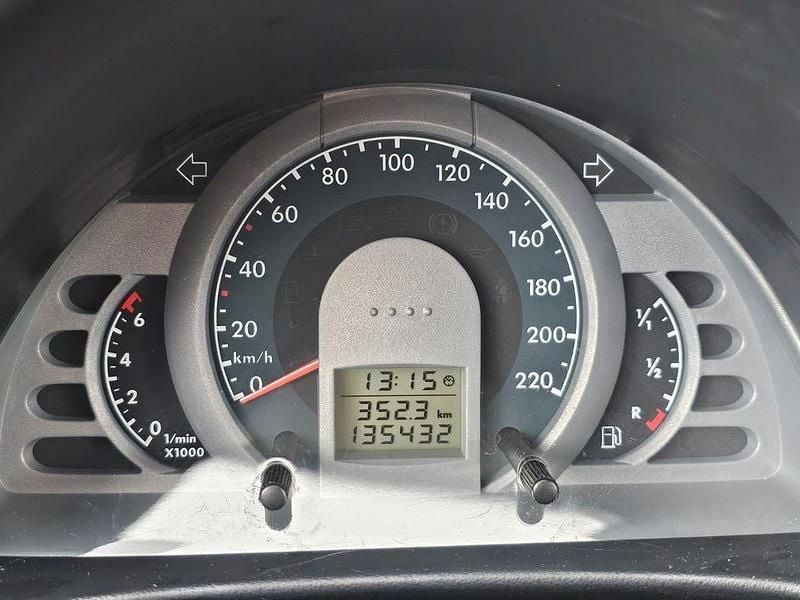 Gebraucht VW Fox 54 PS (39 kW) 2009 Rot Kleinwagen