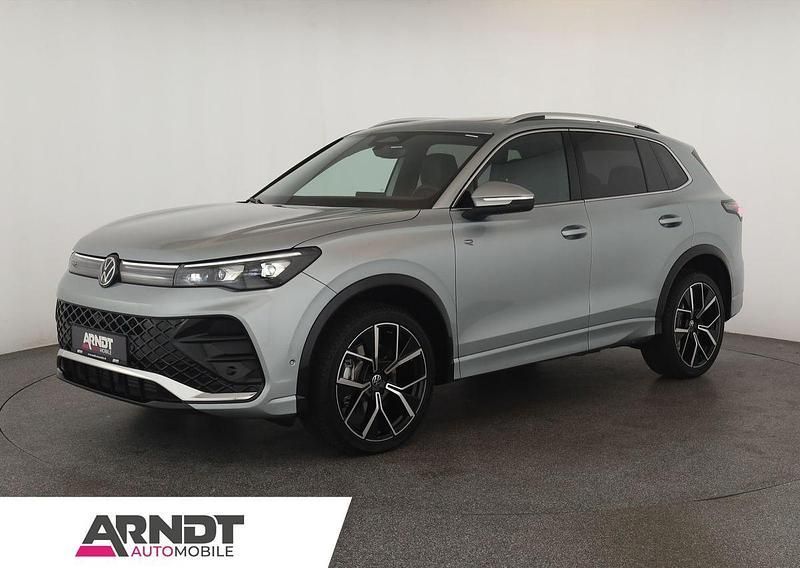 Silber Gebraucht 2024 VW Tiguan R-line SUV | 48.784 € - Bild 1/4