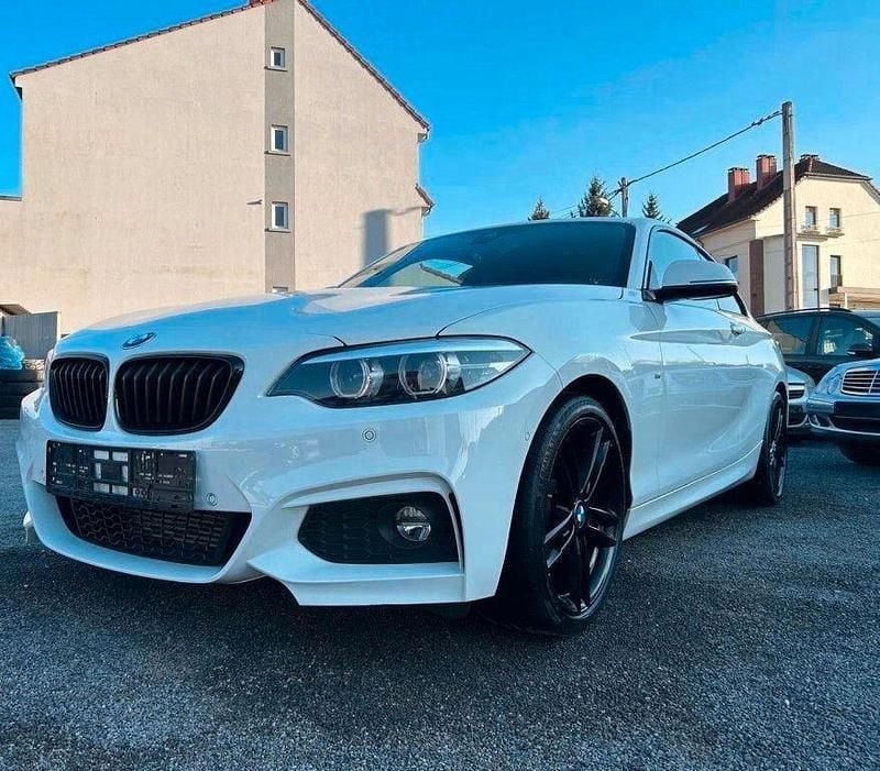 Weiß Gebraucht 2019 BMW 220 M Sport Coupé | 23.790 € (Fairer Preis) - Bild 1/4