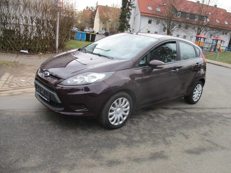 Rot Gebraucht 2011 Ford Fiesta Trend Kleinwagen | 4.999 € (Etwas zu teuer) - Bild 1/4