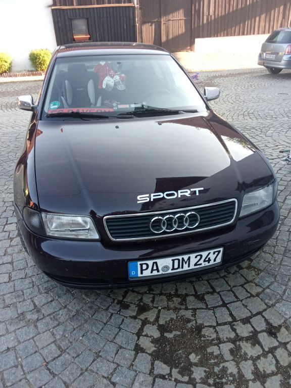 Rot Gebraucht 1994 Audi A4 Performance Limousine | 3.200 € - Bild 1/4