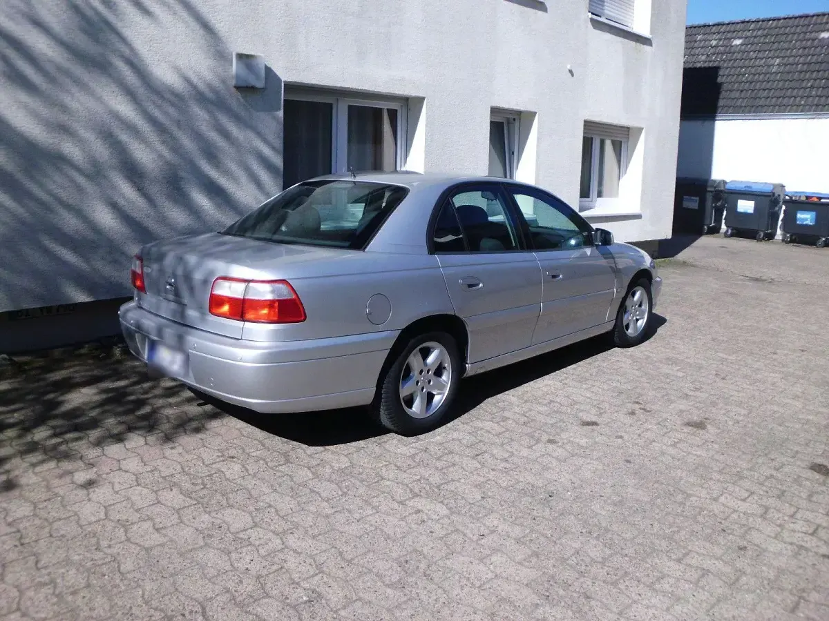 Gebraucht Opel Omega Edition 144 PS (105 kW) 2004 Silber Limousine