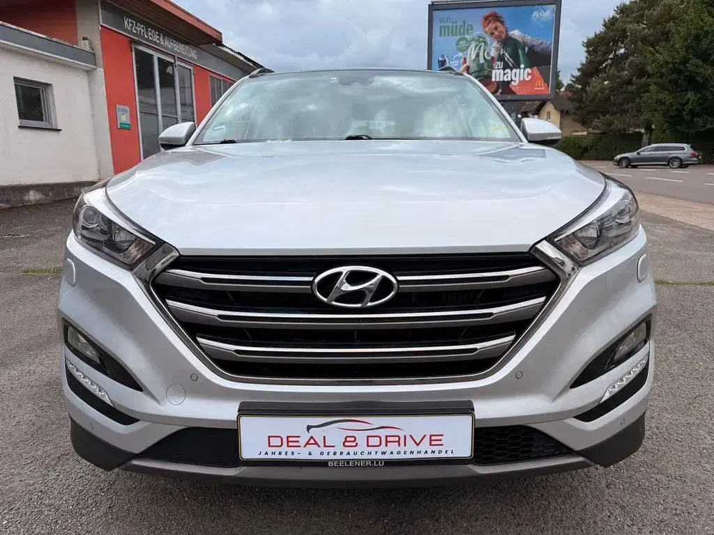Gebraucht Hyundai Tucson 185 PS (136 kW) 2016 Silber SUV