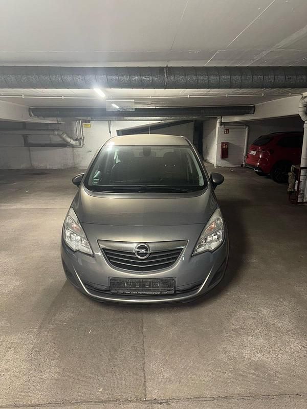 Silber Gebraucht 2010 Opel Meriva Van / Kleinbus | 5.490 € - Bild 1/4