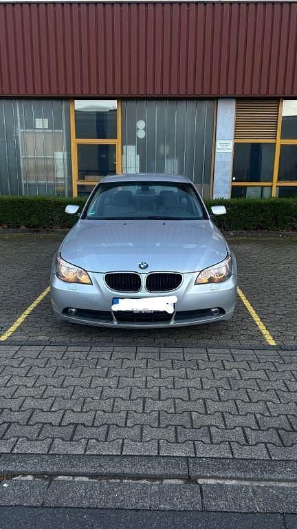 Second-hand BMW 520 Performance 170 CP (125 kW) 2004 Argintiu Berlinǎ